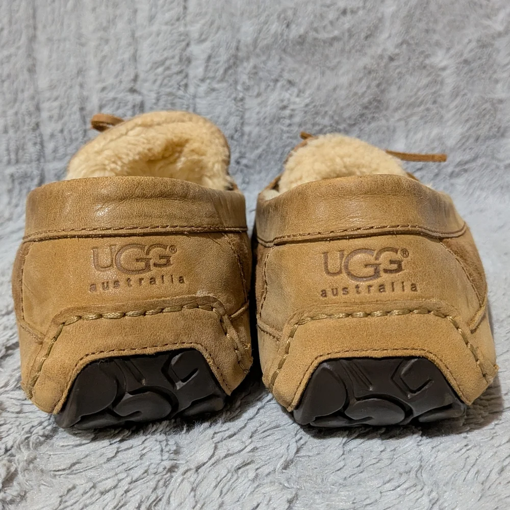 UGG Men's Chestnut Suede Moccasin Slipper - Chestnut Size 13